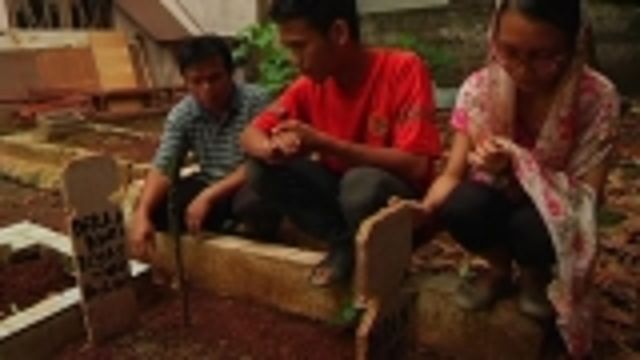News video: Indonesia healthcare buckling under strain